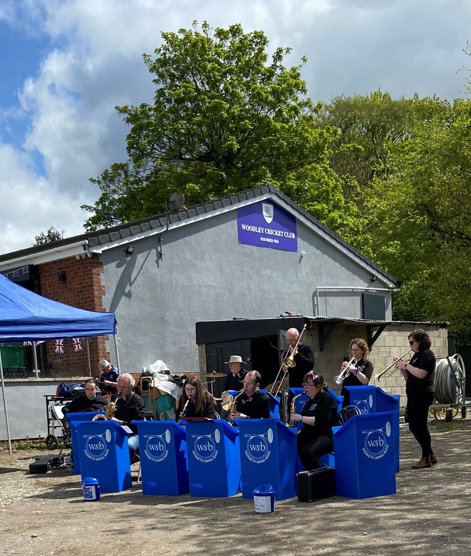 Swing Band at the Ring o' Bells, Marple